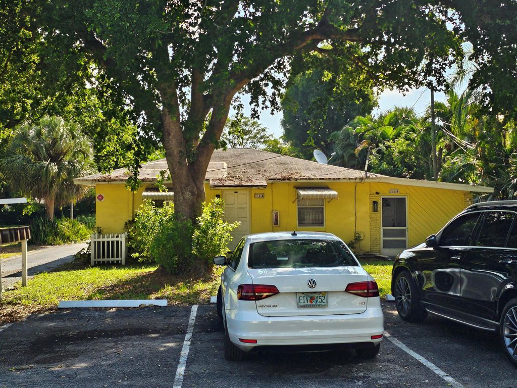 Photo of 2658 NE 9th Avenue, Wilton Manors, FL 33334 (MLS # R10931115)