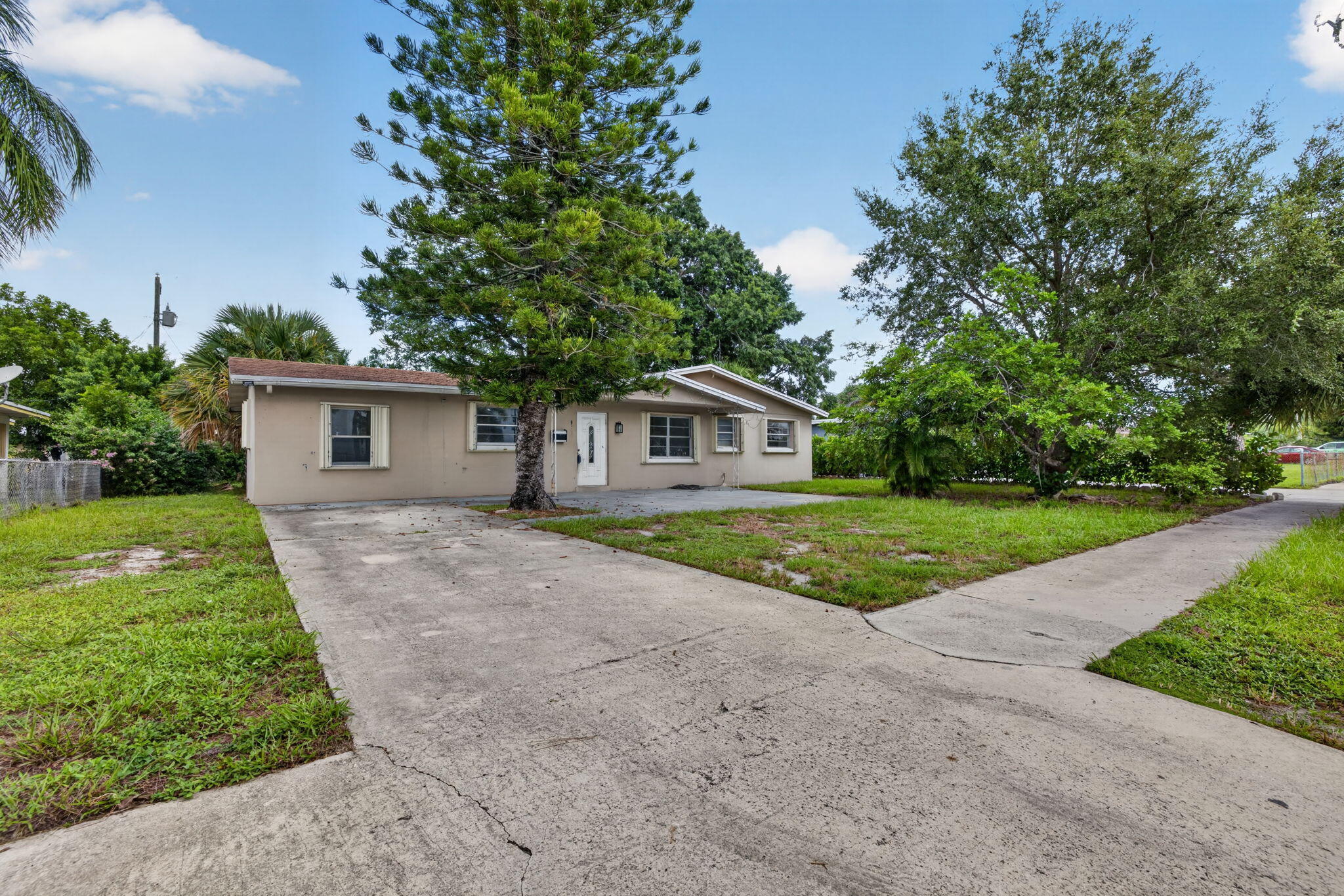 913 SE 10th Street