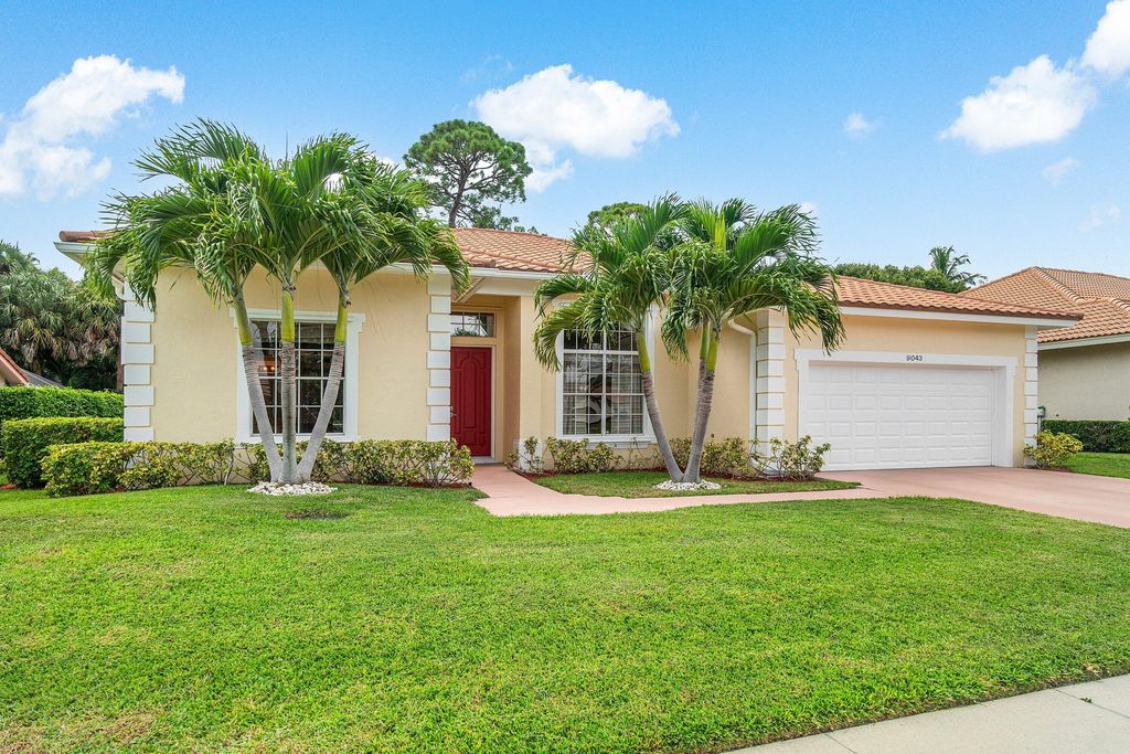 Photo of 9043 Cypress Hollow Drive, Palm Beach Gardens, FL 33418 (MLS # R11120037)