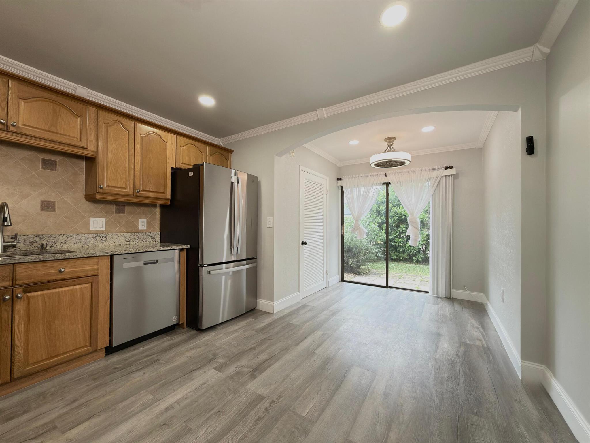 FOREST HILL VILLAS GARDEN - Residential Lease