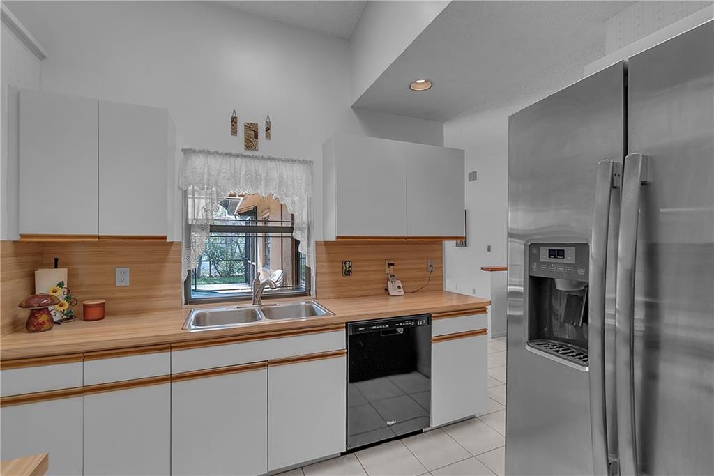Springs Gateway 127-17 B - Residential