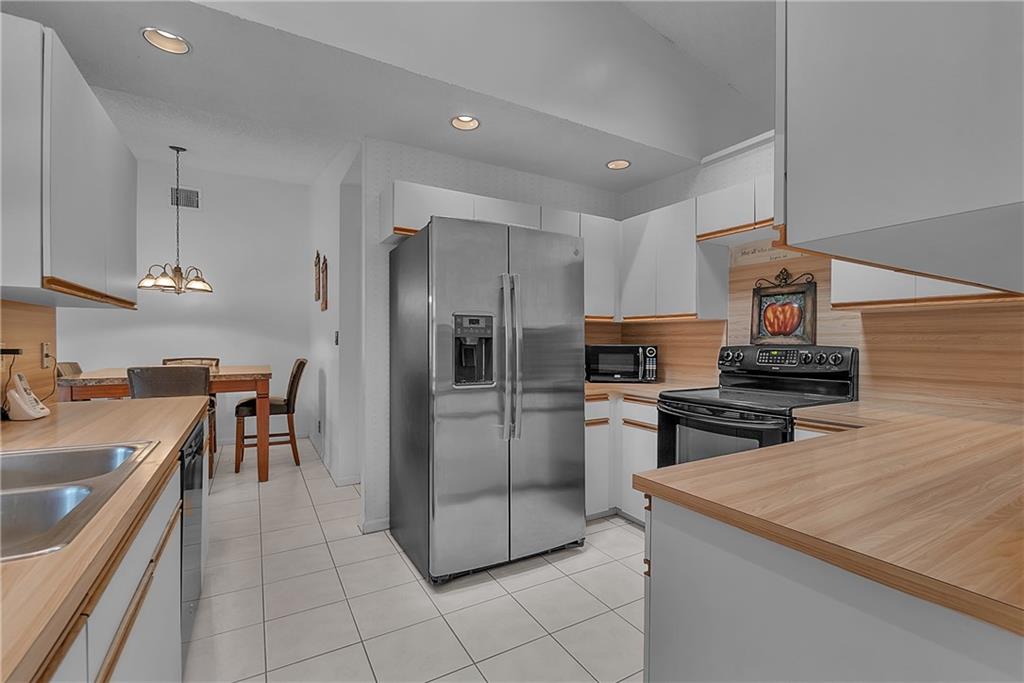 Springs Gateway 127-17 B - Residential