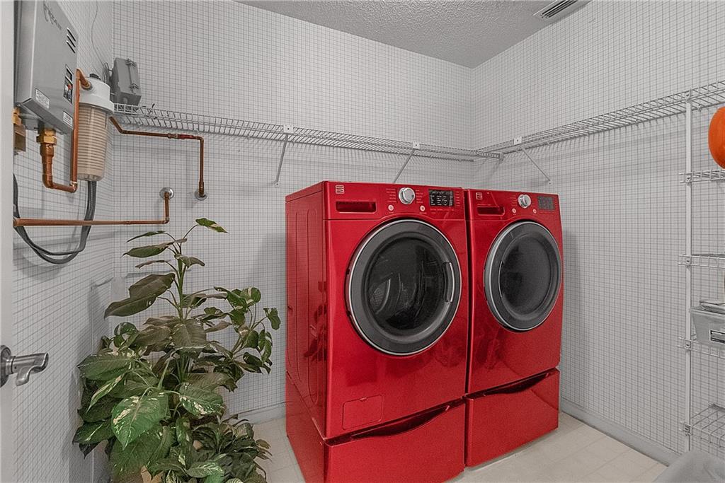 Springs Gateway 127-17 B - Residential