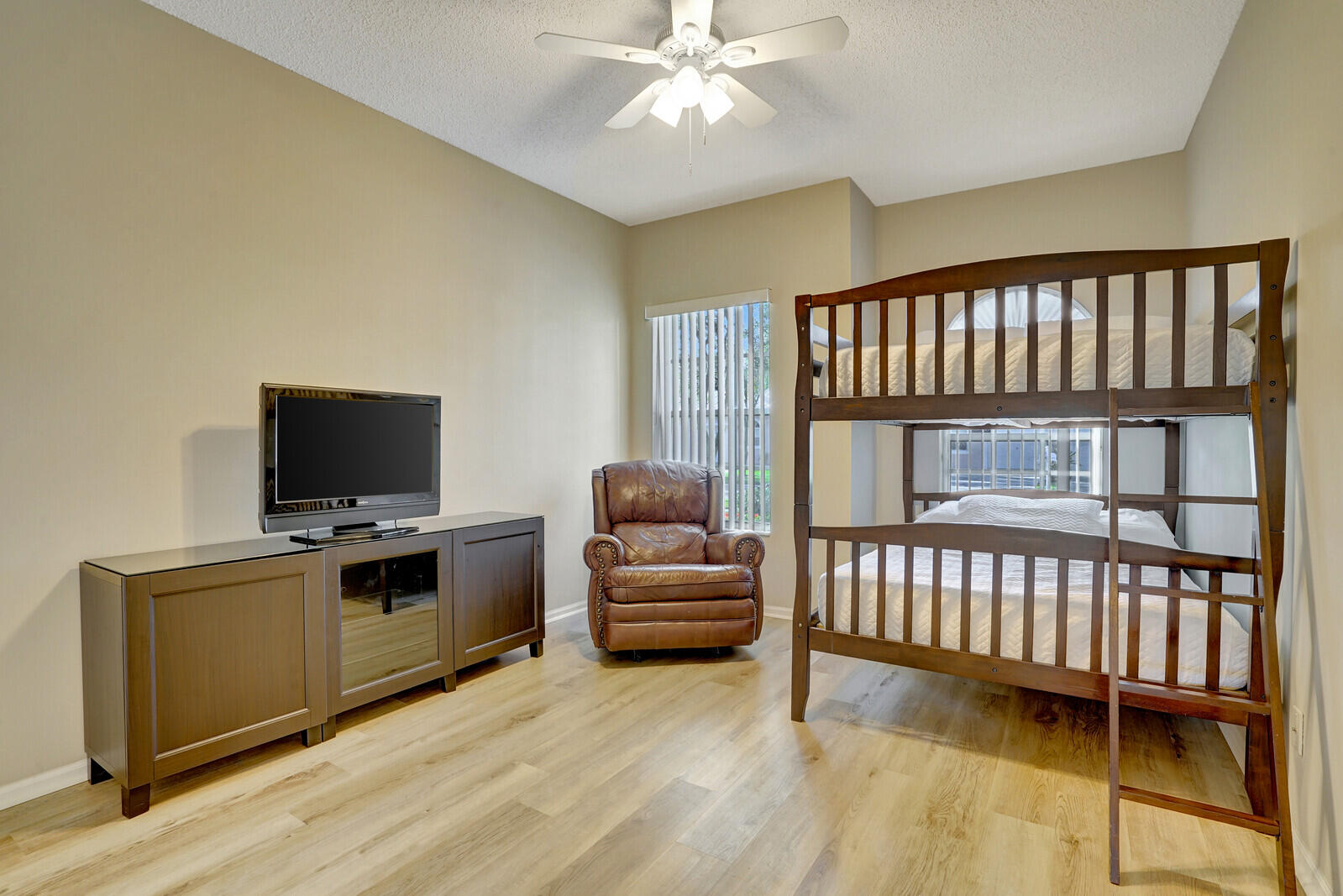 WELLINGTONS EDGE PAR 78 PH 1 - Residential Lease