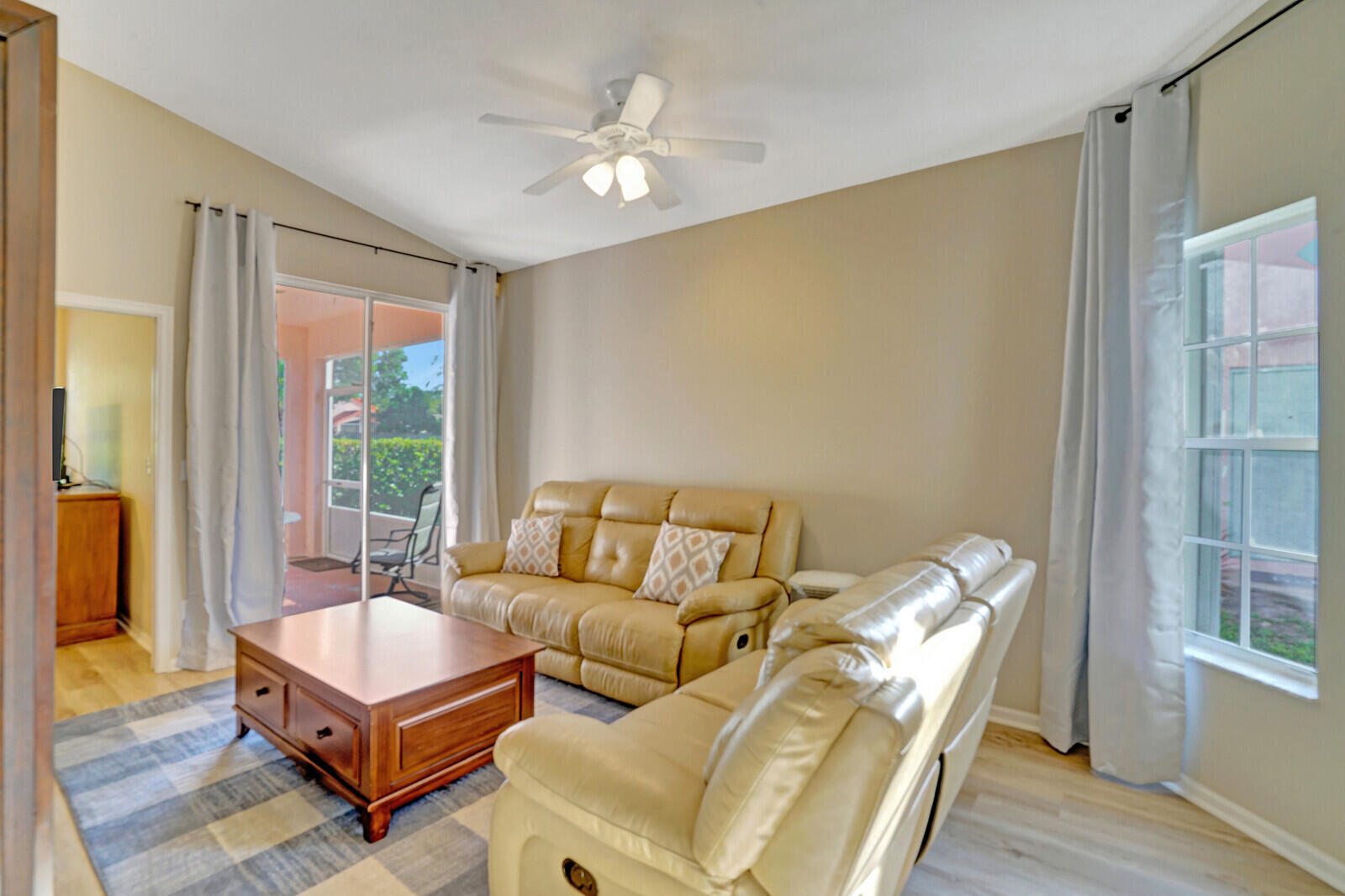 WELLINGTONS EDGE PAR 78 PH 1 - Residential Lease