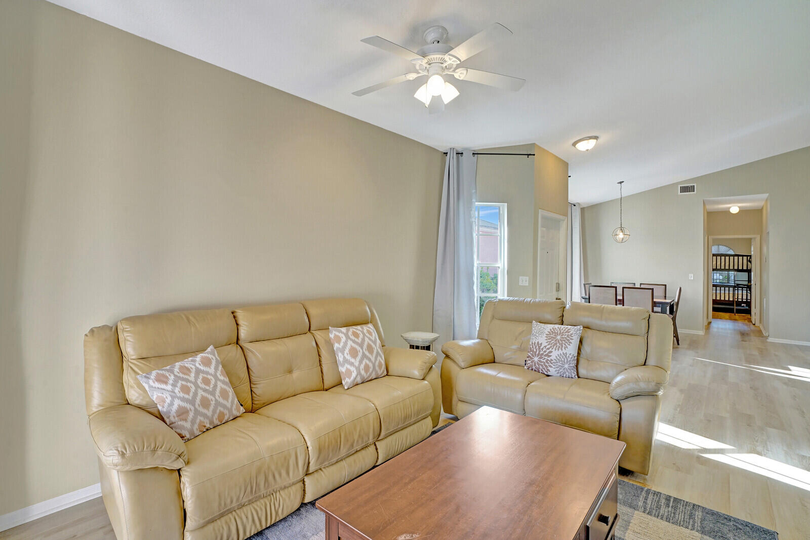 WELLINGTONS EDGE PAR 78 PH 1 - Residential Lease