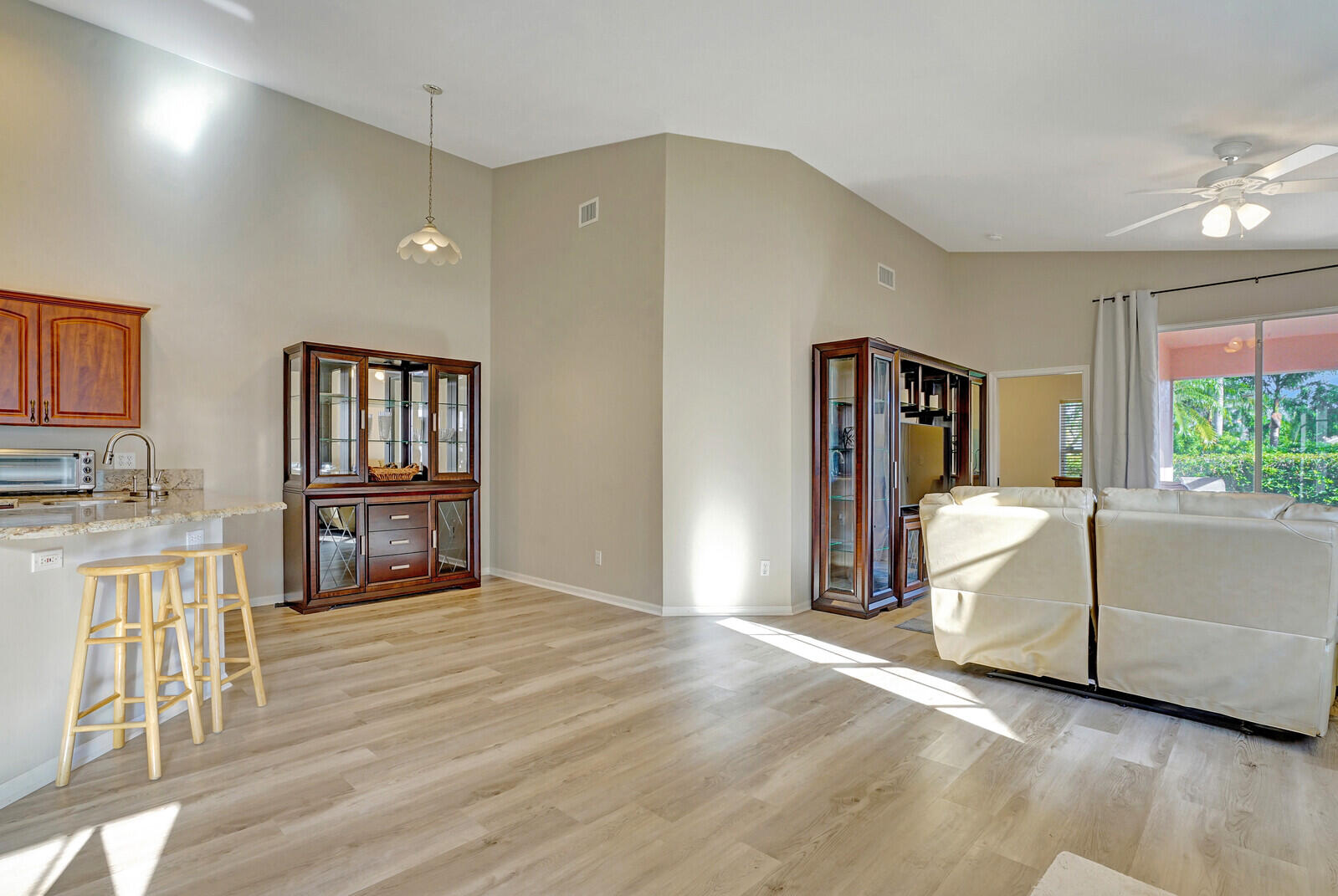 WELLINGTONS EDGE PAR 78 PH 1 - Residential Lease