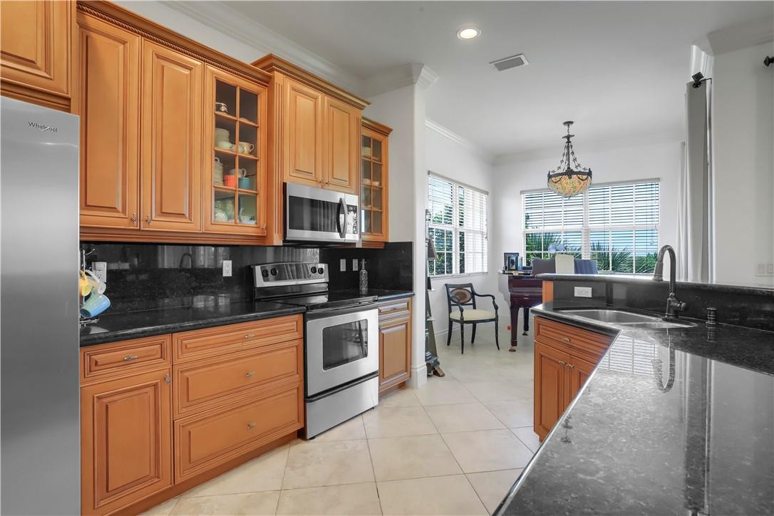 CYPRESS POINTE - Residential