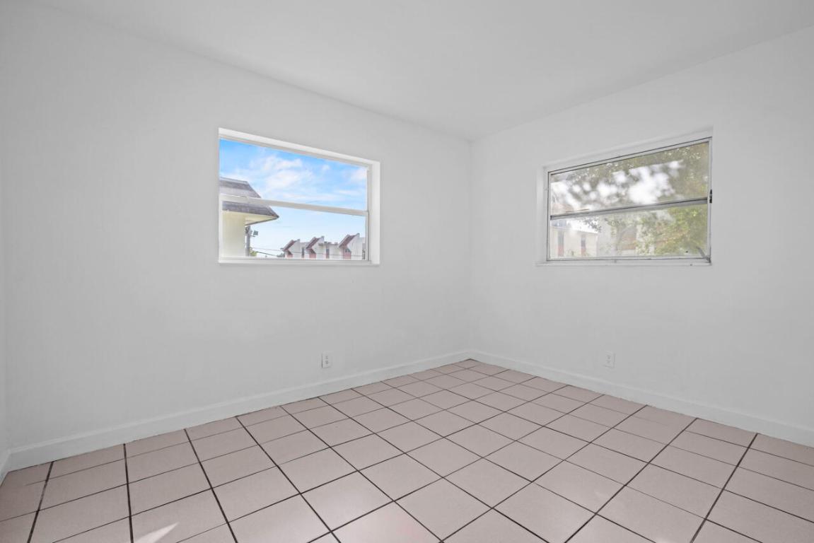 WINDERMERE CONDO NUMBER FOUR - Residential