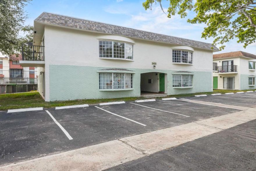 Well-maintained and light-filled condo with a functional layout and comfortable living and dining areas. The kitchen offers ample cabinetry, and the bedroom(s) include generous closet space. Enjoy a private balcony/patio and community amenities including a pool and well-kept grounds. Conveniently located near shopping, dining, major roadways, downtown Fort Lauderdale, beaches, and the airport. Ideal for a primary residence, second home, or investment opportunity.