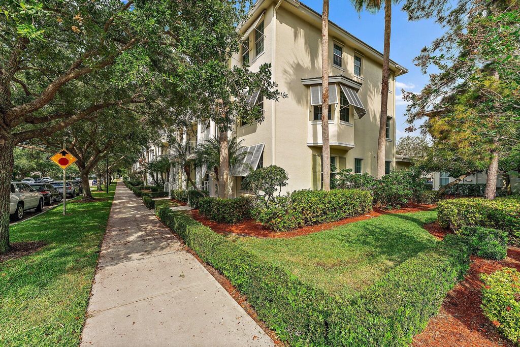 Photo of 1541 W Frederick Small Road, Jupiter, FL 33458 (MLS # R10981091)