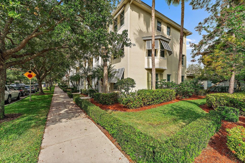 Photo of 1541 W Frederick Small Road, Jupiter, FL 33458 (MLS # R10981091)