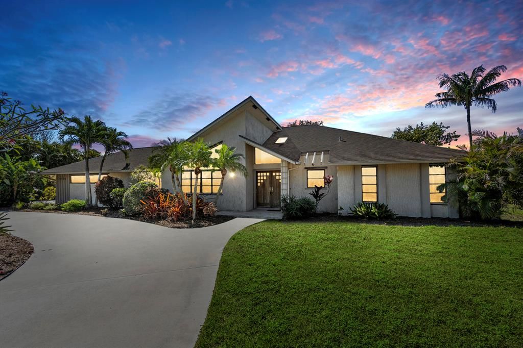 Photo of 5374 SE Inlet Place, Stuart, FL 34997 (MLS # R10884299)