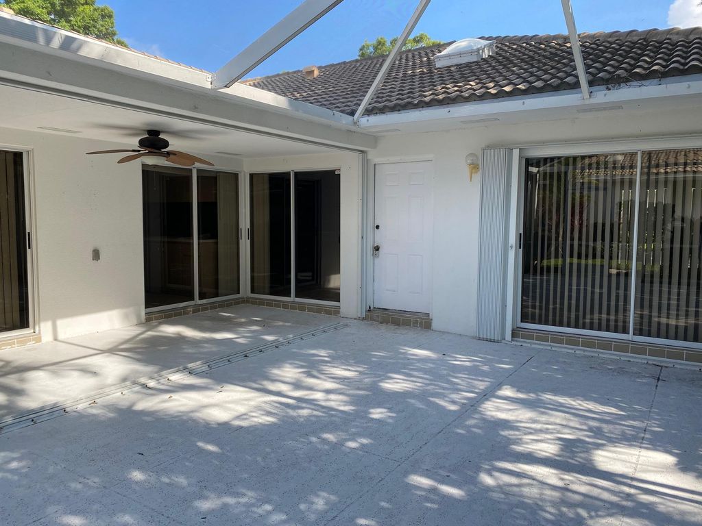 Photo of 1101 Silverleaf Oak Court, Palm Beach Gardens, FL 33410 (MLS # R10783204)