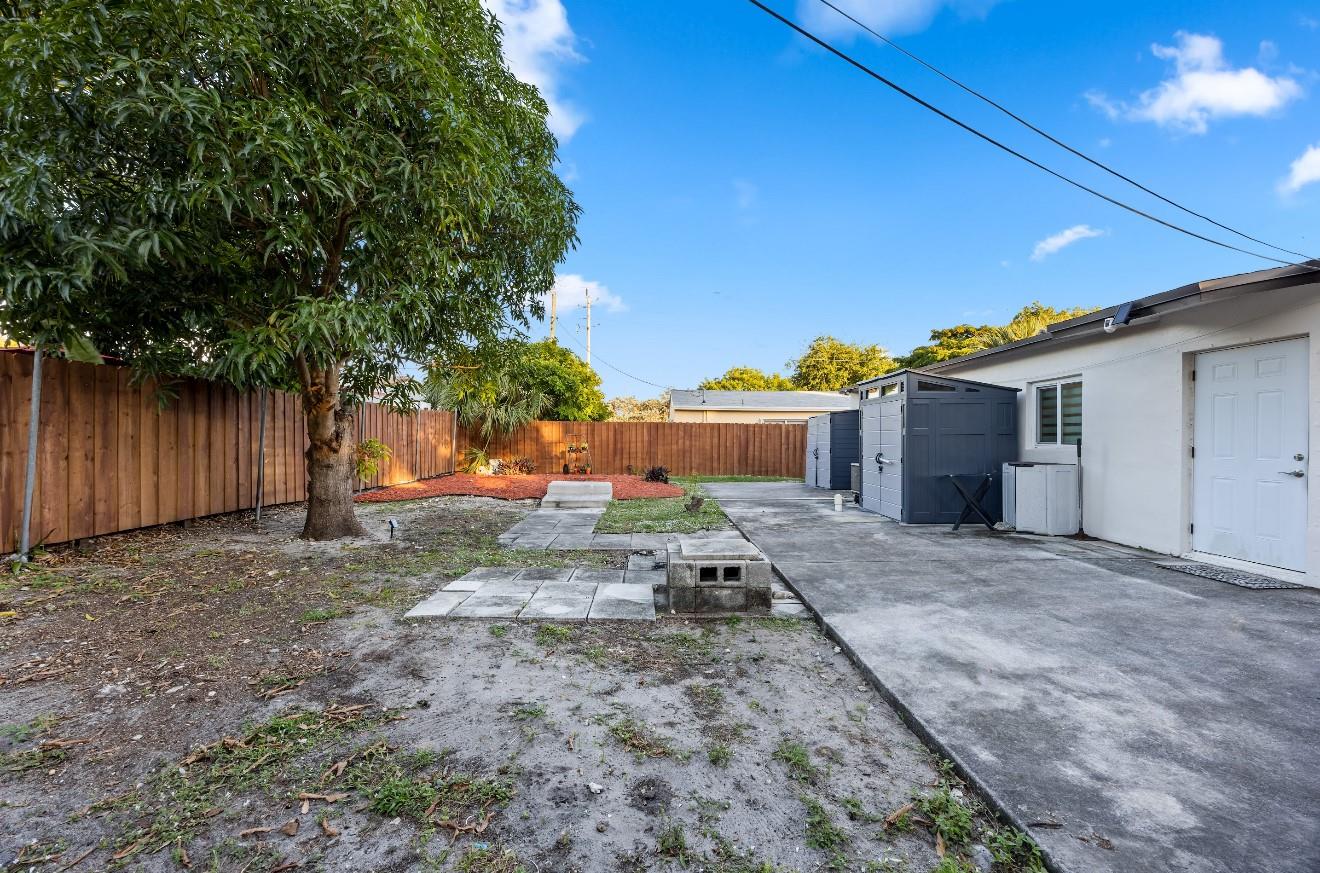 COLLIER ESTATES 1ST ADD - Residential