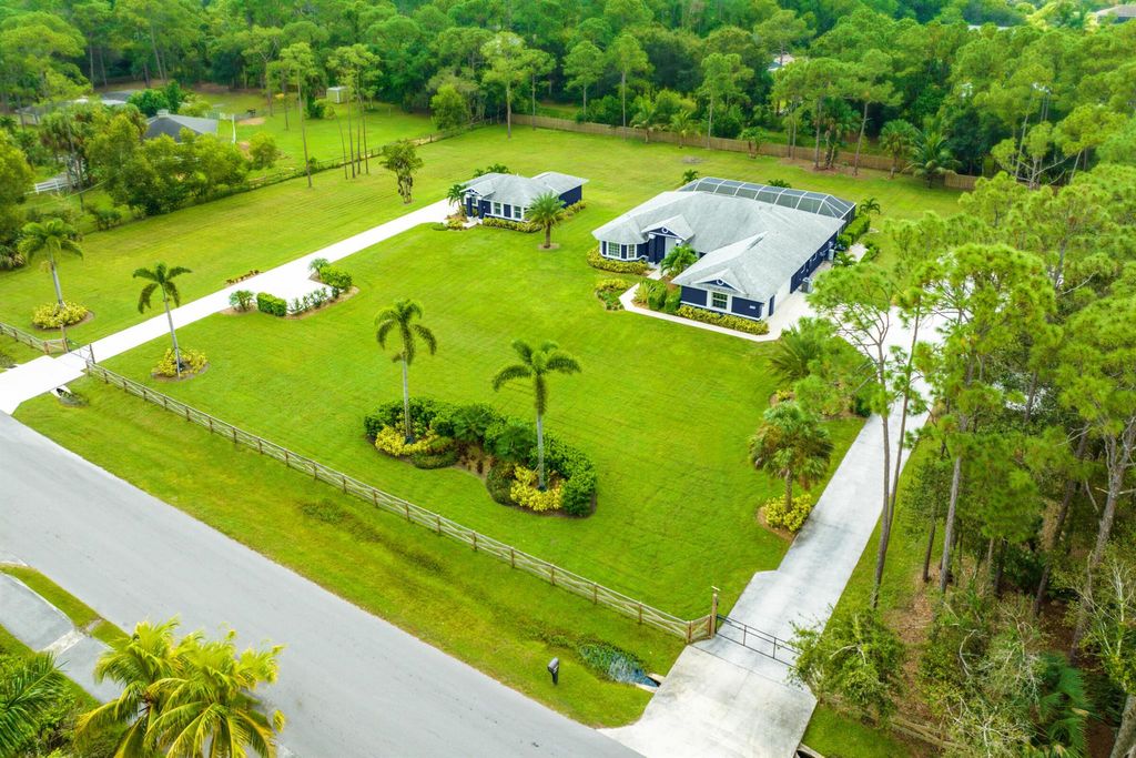 Photo of 11354 Sandy Run, Jupiter, FL 33478 (MLS # R10927395)