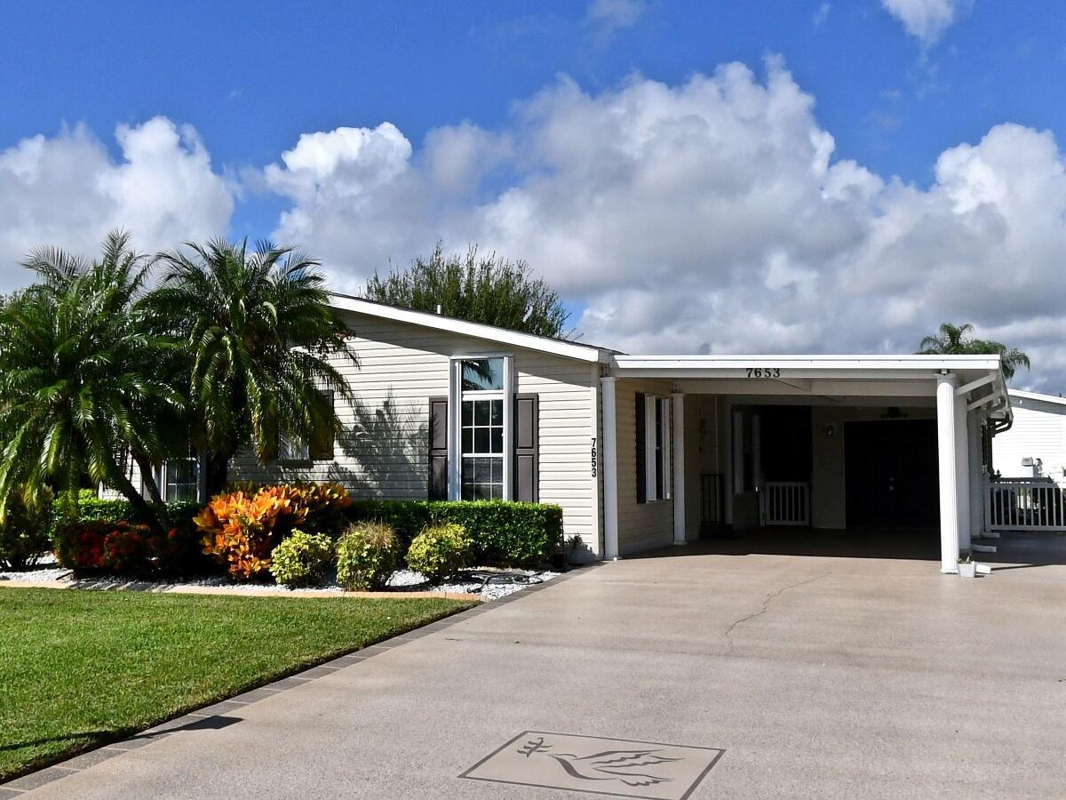 Very well kept 2 bedroom 2 bath + den home. Located in the beautiful Savanna Club 55+ community. Spacious corner lot near the preserve. Brand new roof, newer stainless appliances with a shed.