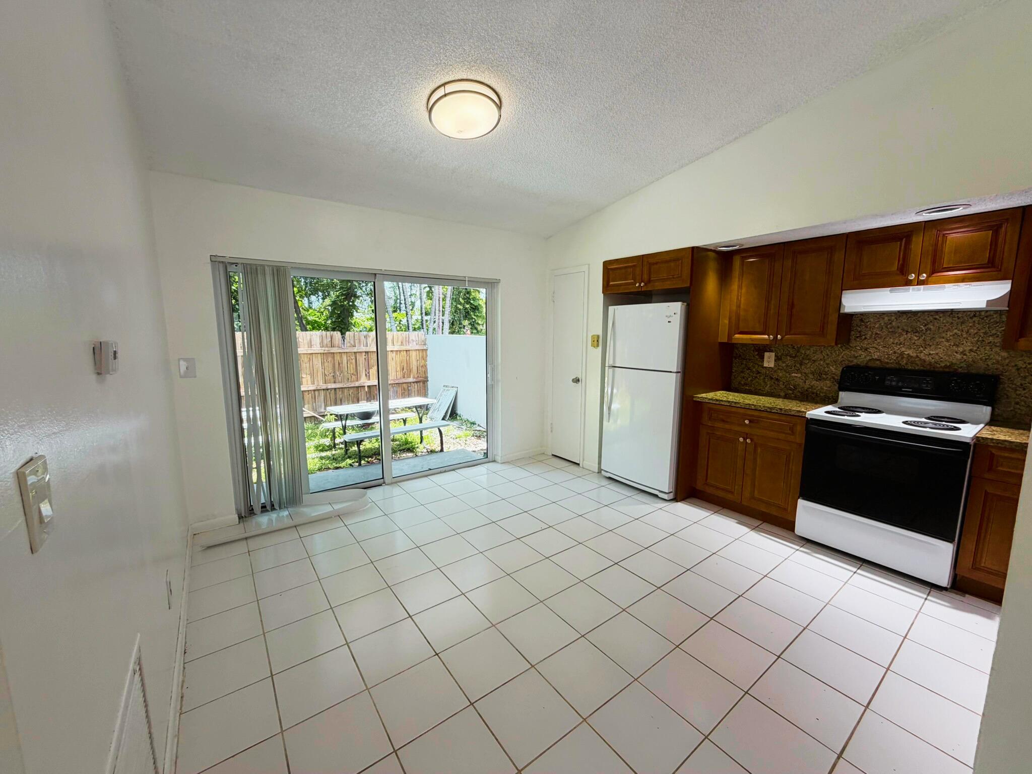CUTLER CREEK CLUB SEC 1 - Residential Lease