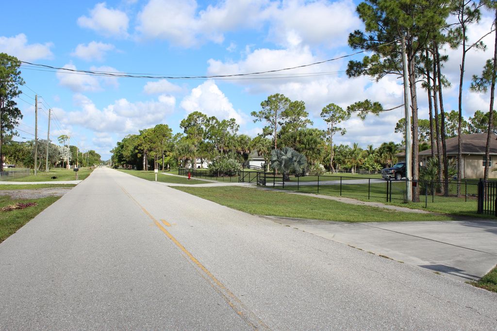 Photo of 17686 Hamlin Boulevard, Loxahatchee, FL 33470 (MLS # R10994414)