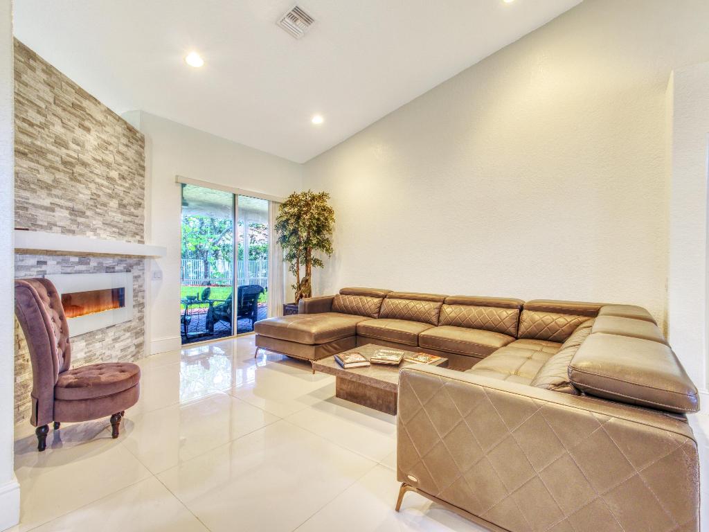 BOYNTON WATERS WEST 1 - Residential