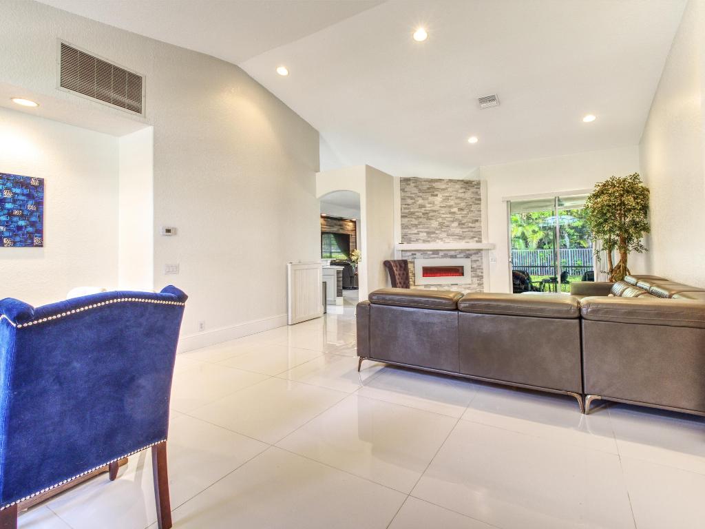 BOYNTON WATERS WEST 1 - Residential