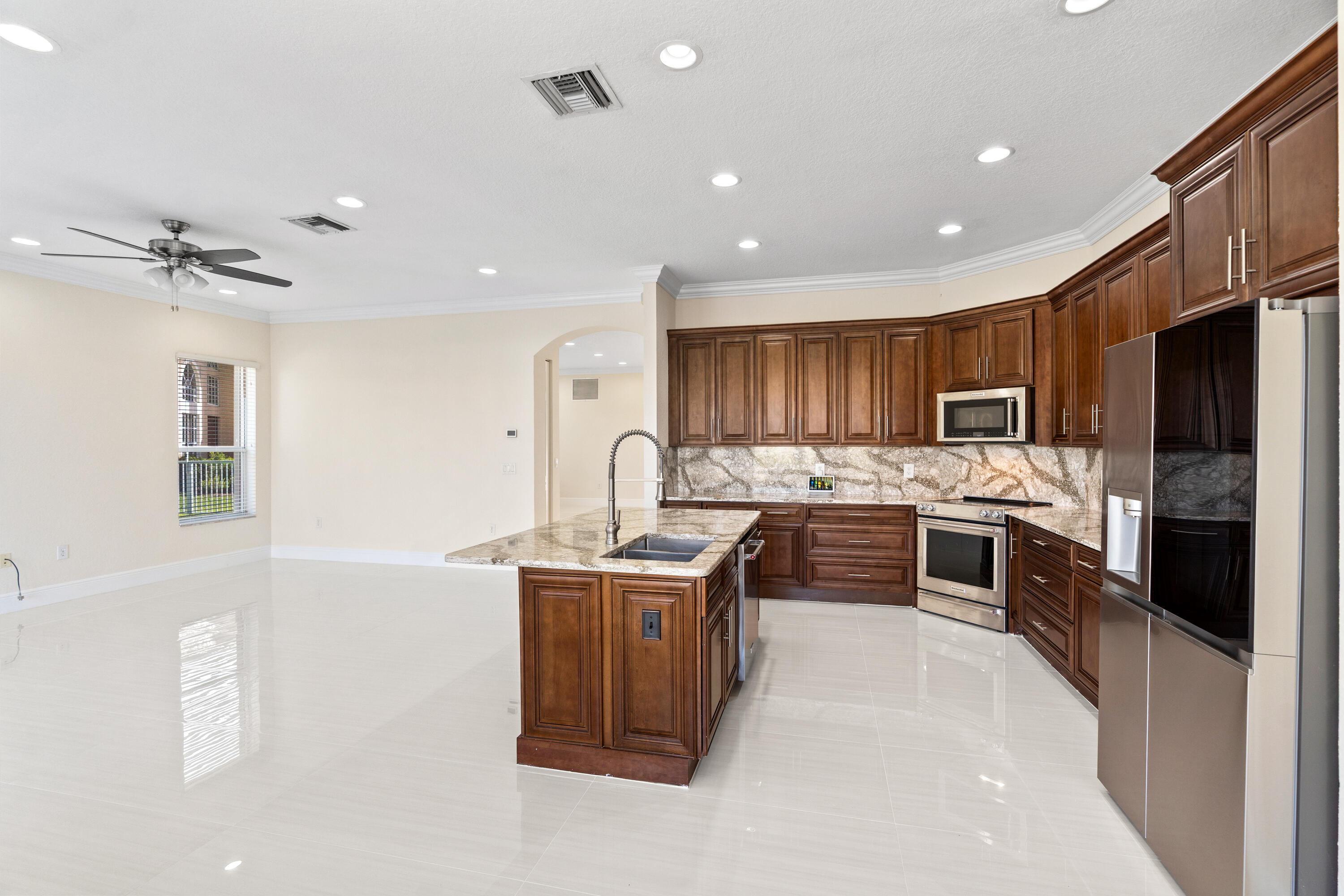 SUNSET LAKES PLAT THREE - Residential