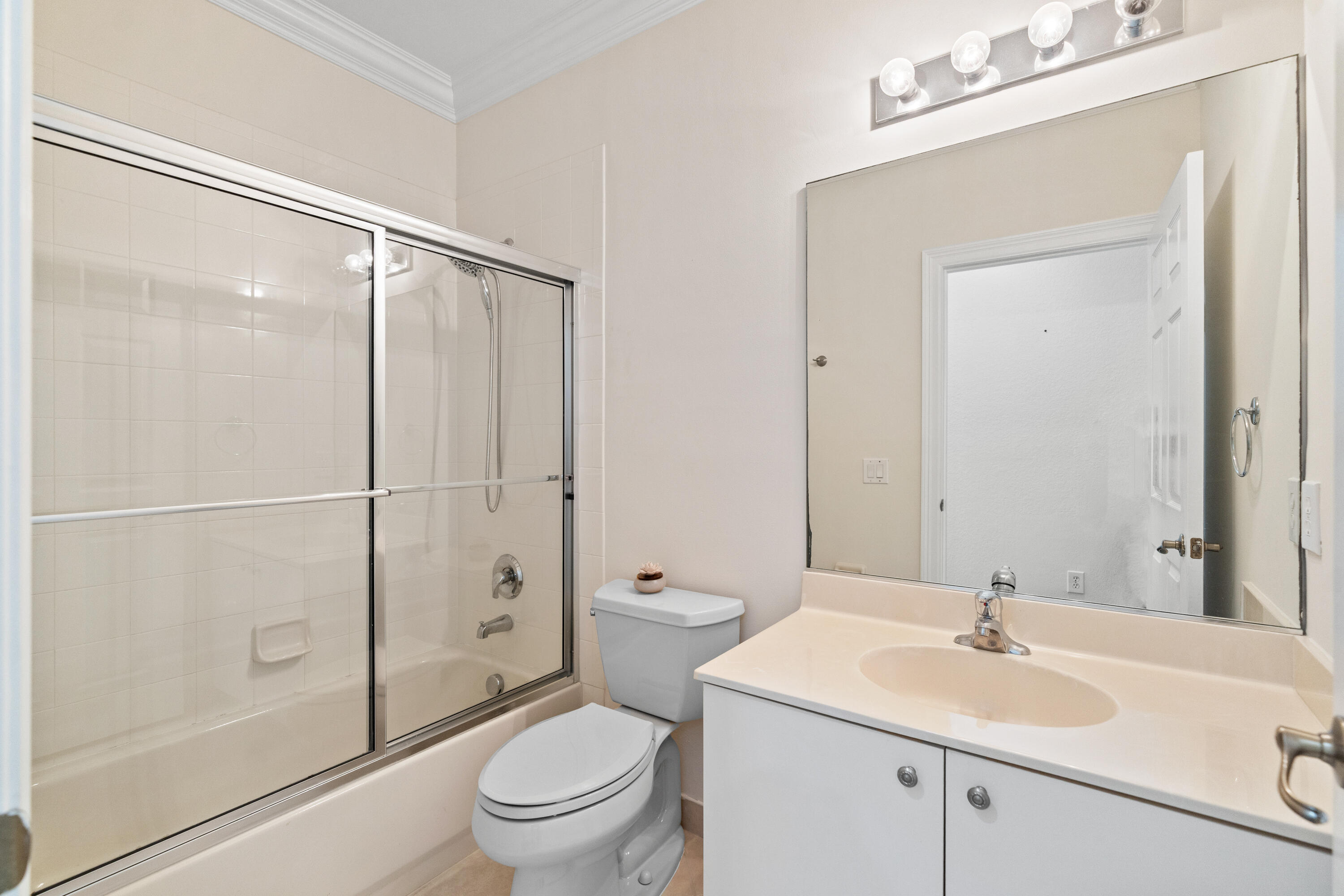 SUNSET LAKES PLAT THREE - Residential