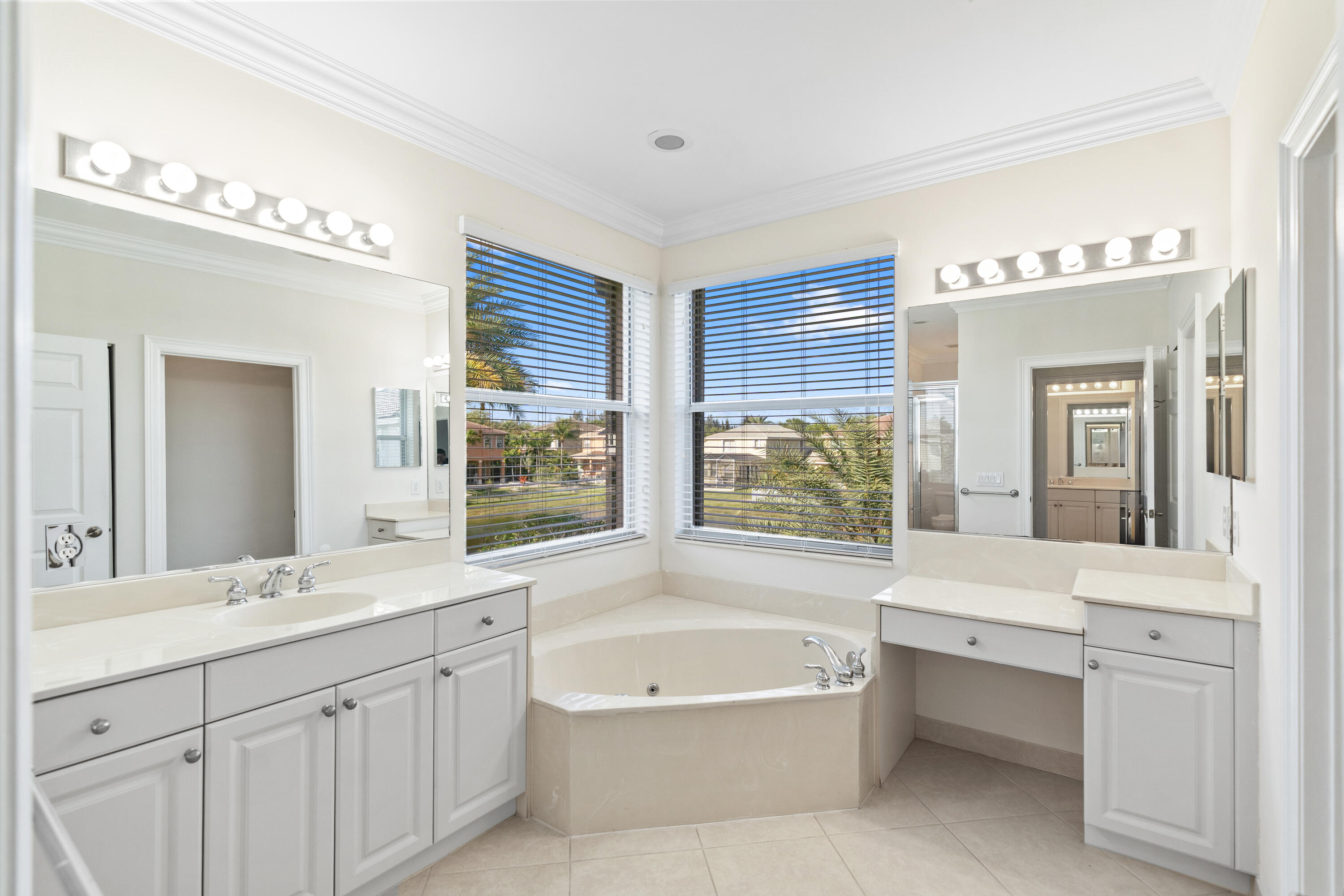 SUNSET LAKES PLAT THREE - Residential