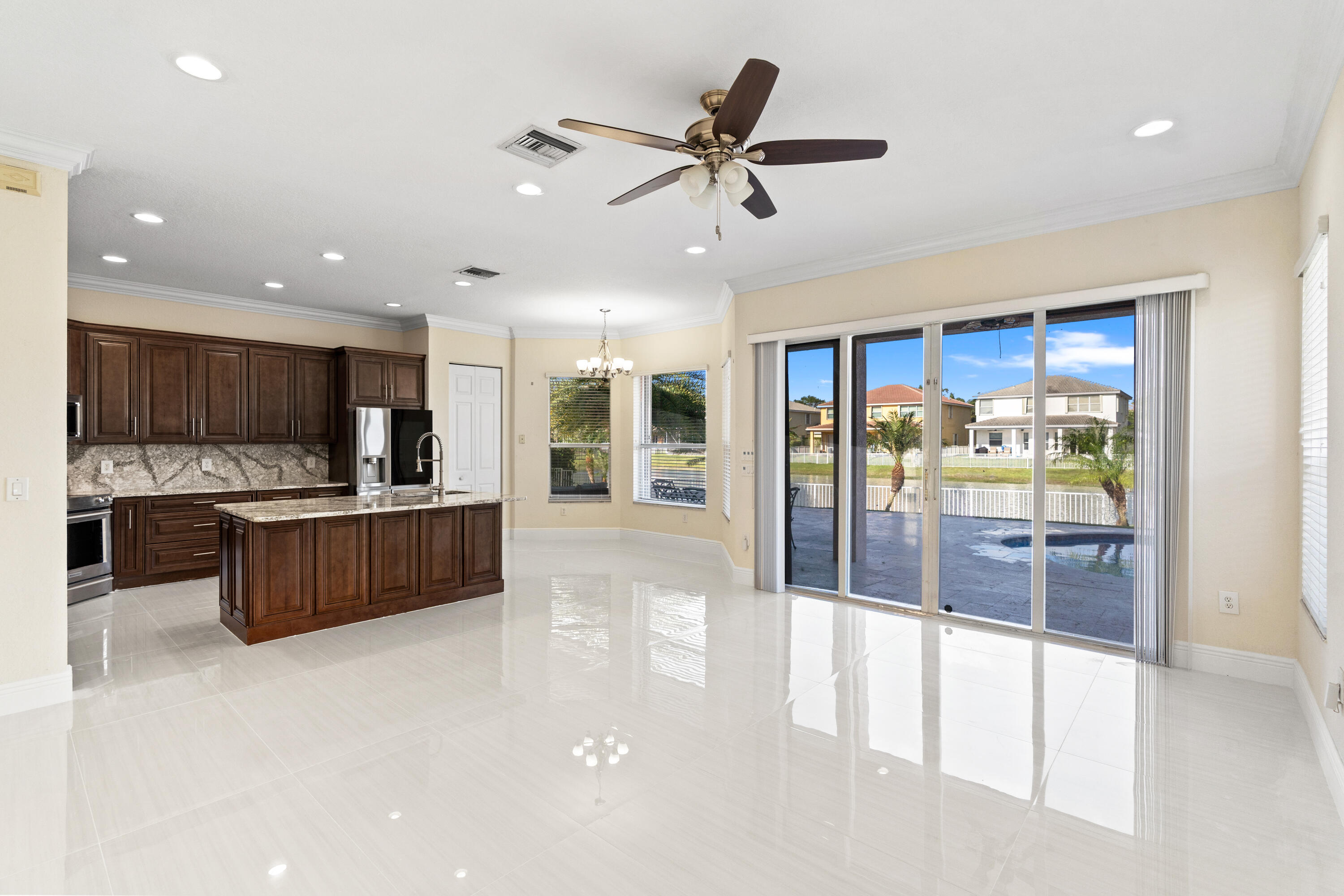 SUNSET LAKES PLAT THREE - Residential