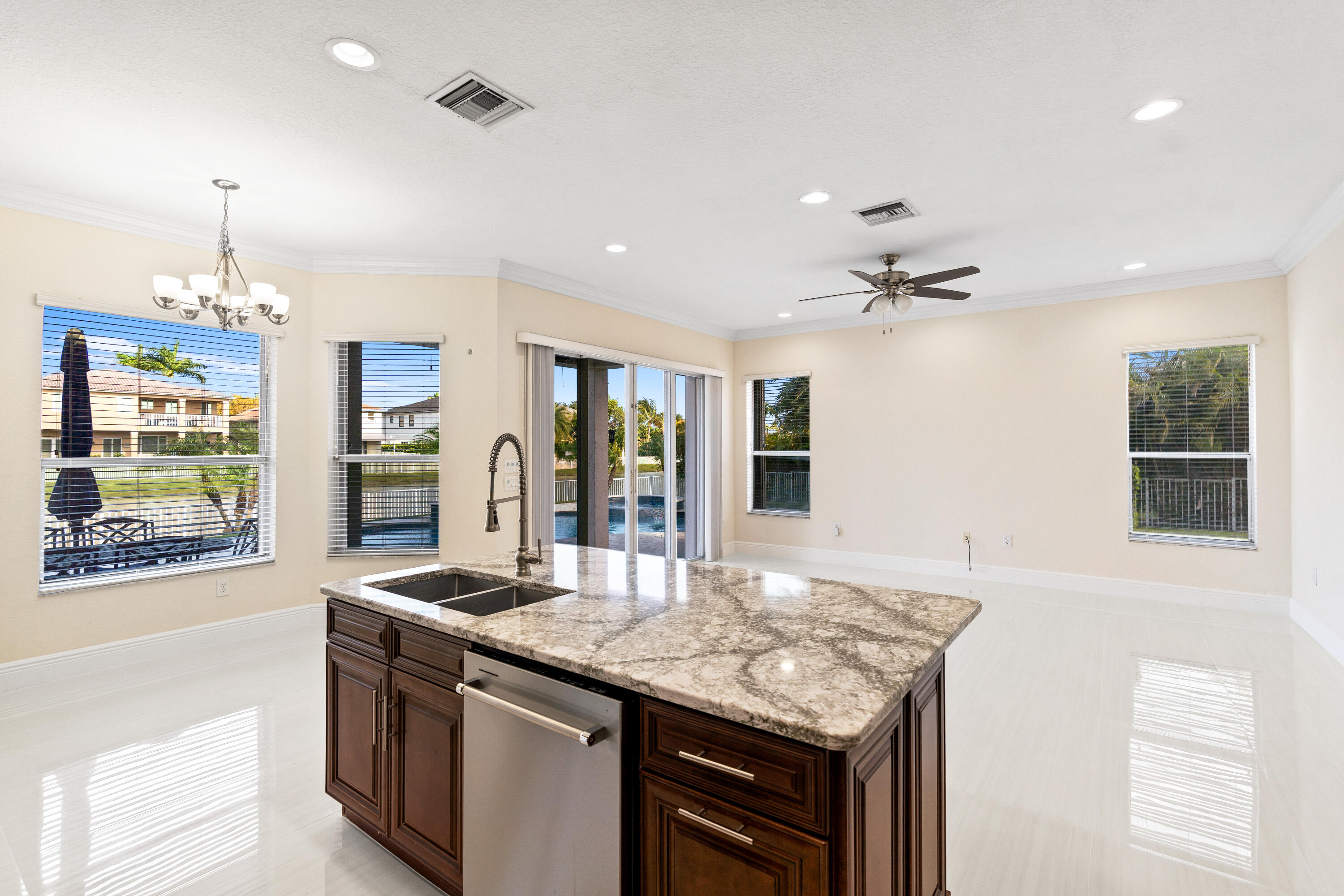 SUNSET LAKES PLAT THREE - Residential