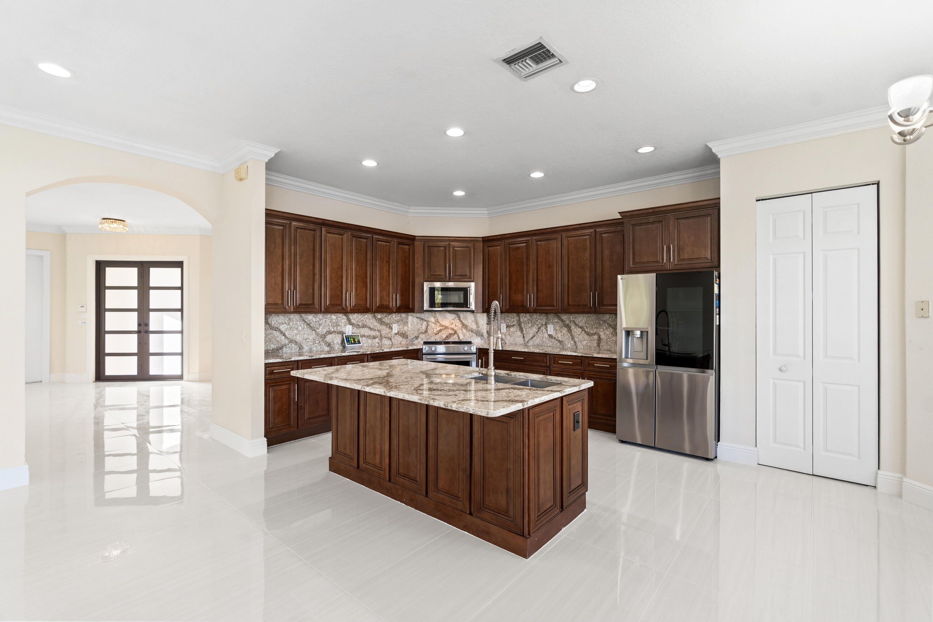 SUNSET LAKES PLAT THREE - Residential