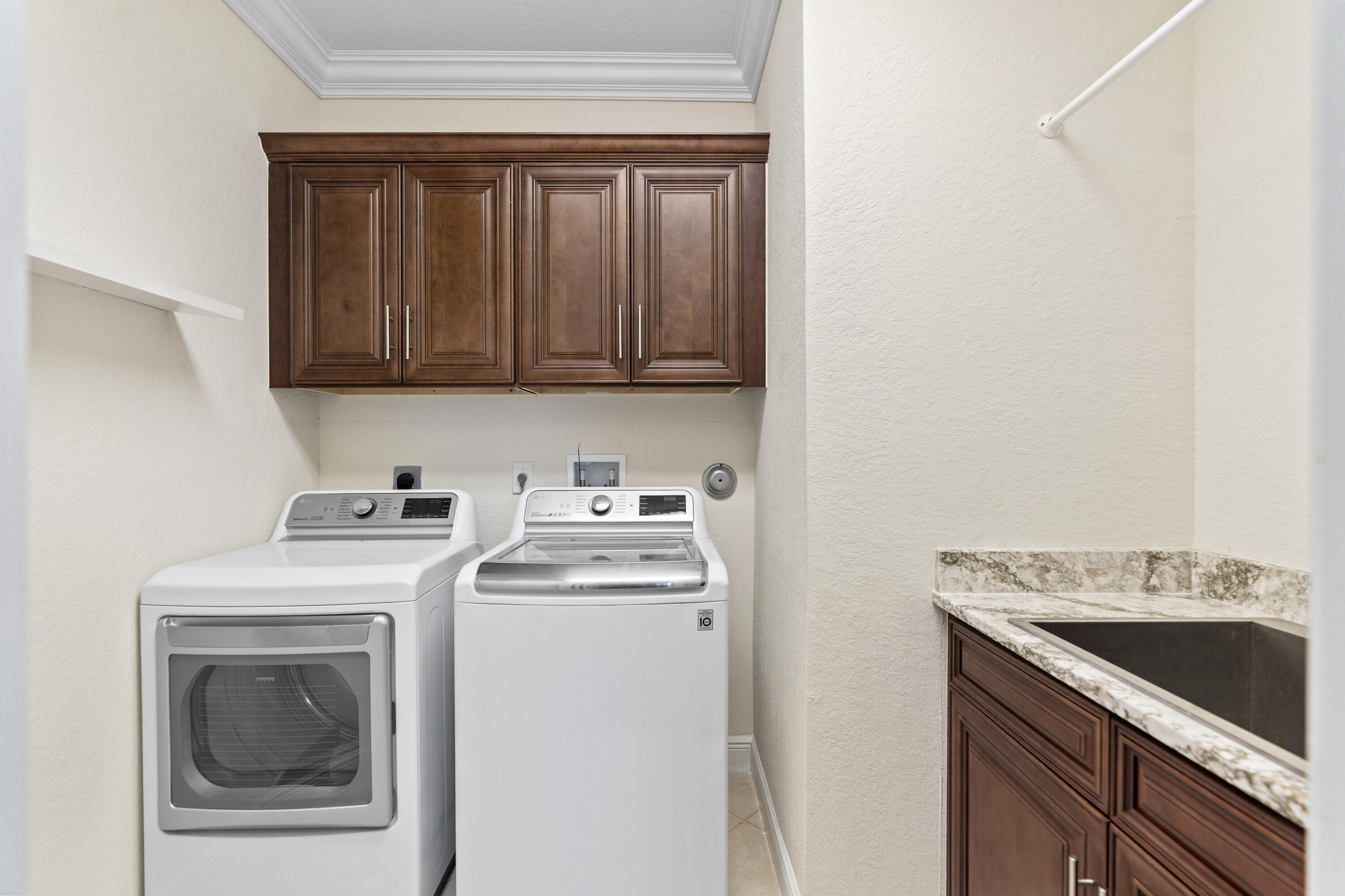 SUNSET LAKES PLAT THREE - Residential