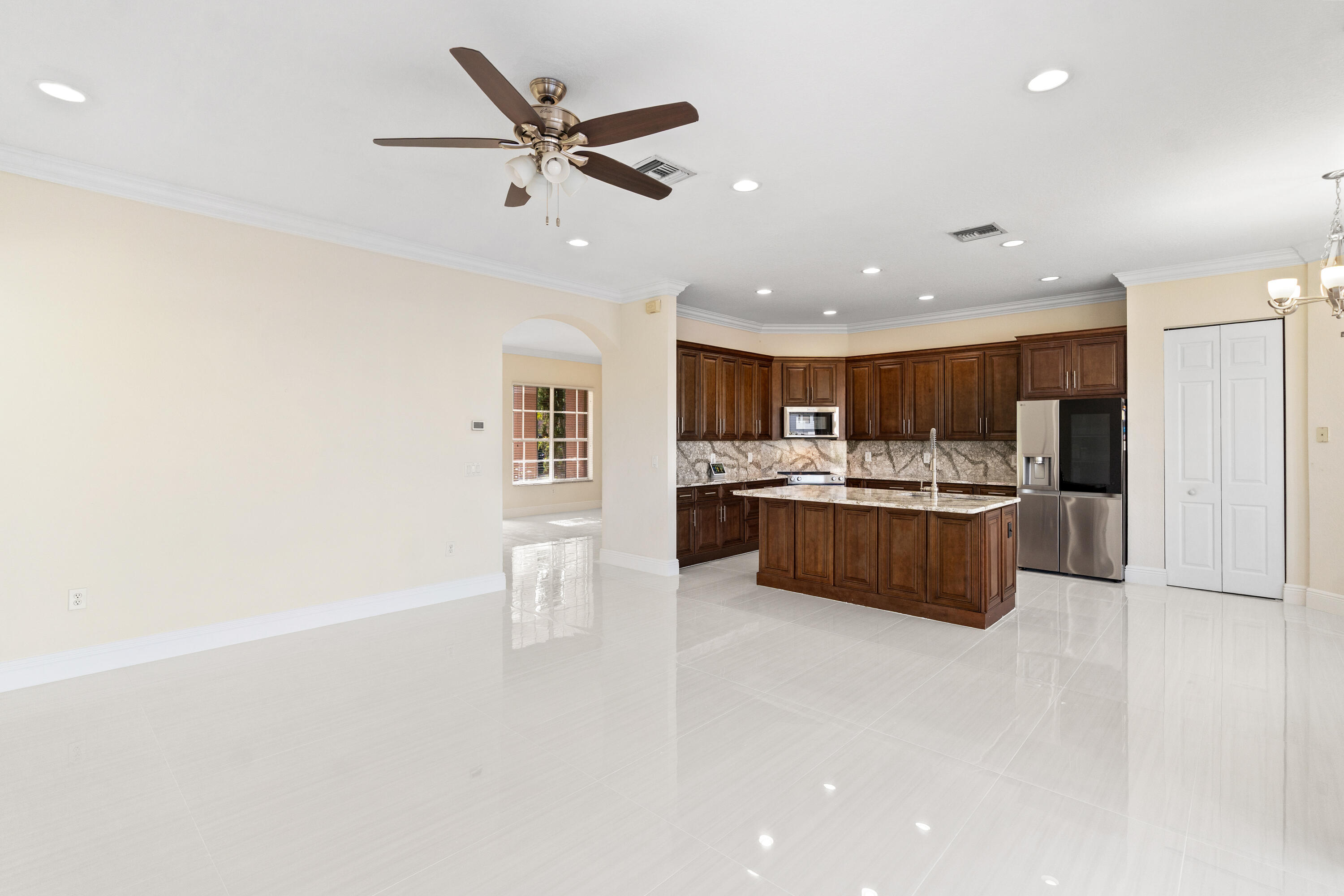 SUNSET LAKES PLAT THREE - Residential