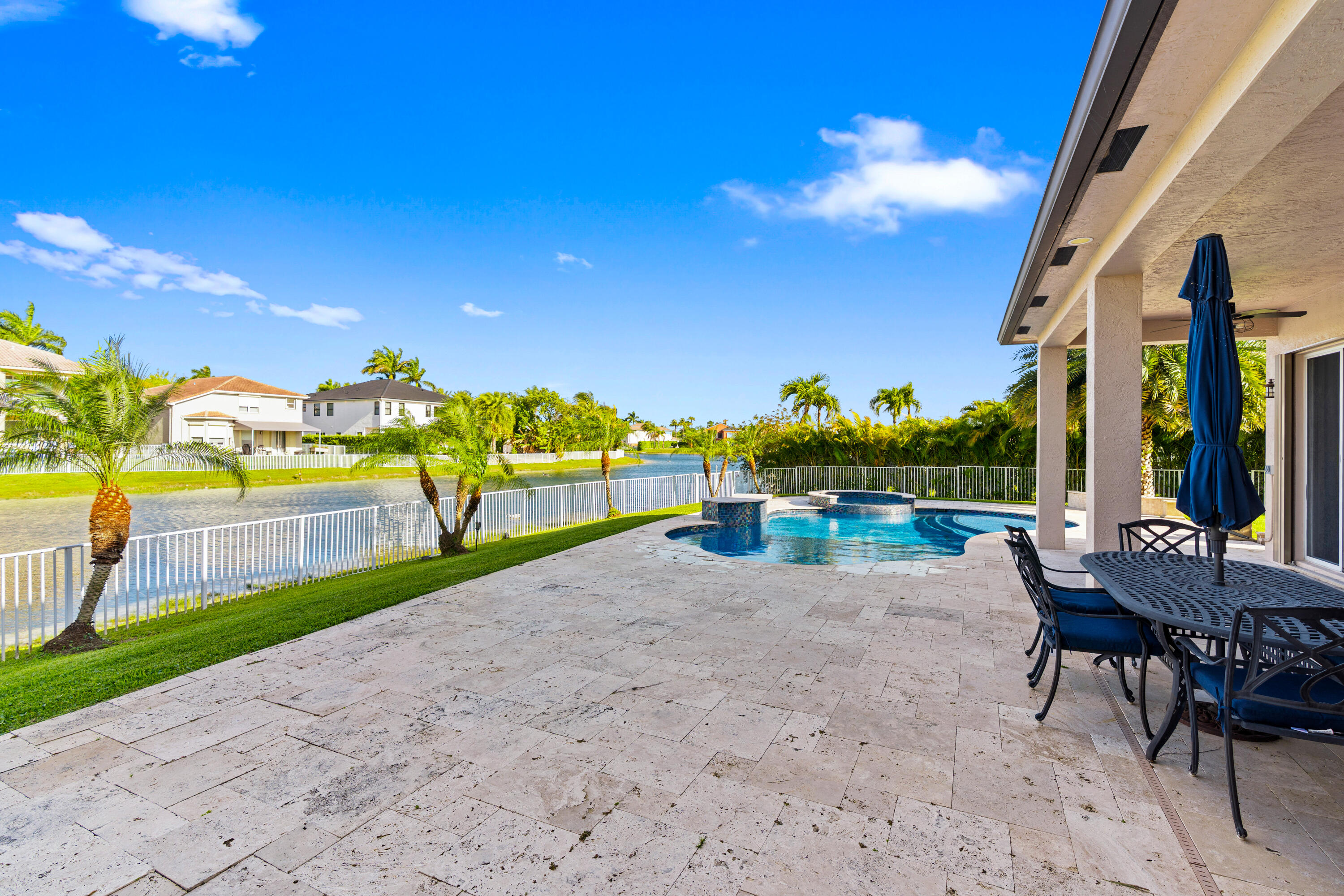 SUNSET LAKES PLAT THREE - Residential