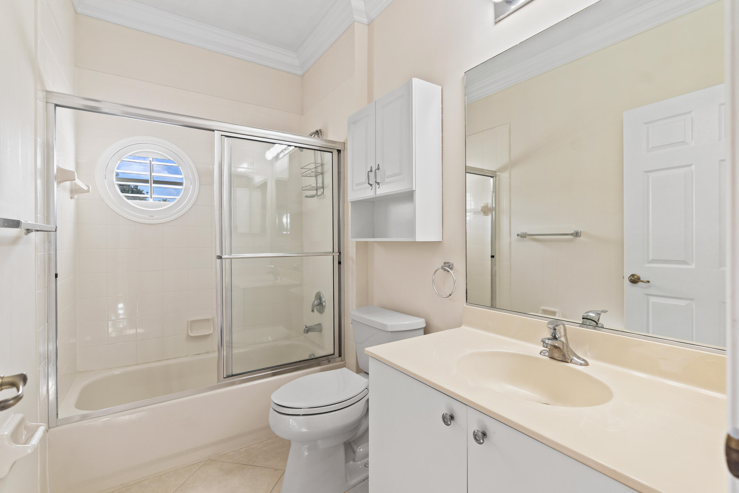 SUNSET LAKES PLAT THREE - Residential