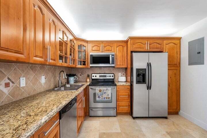 BARCLAY CONDO - Residential Lease