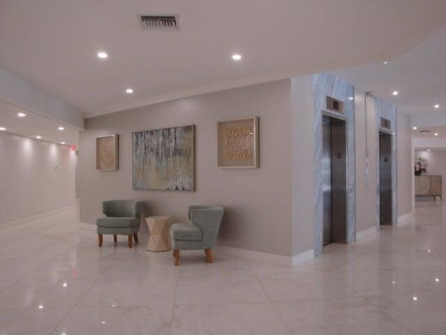 BARCLAY CONDO - Residential Lease