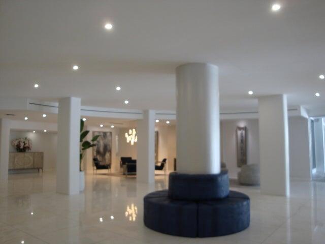 BARCLAY CONDO - Residential Lease