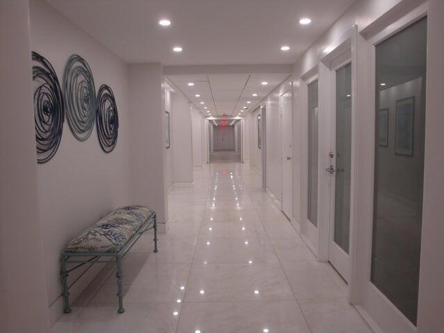 BARCLAY CONDO - Residential Lease