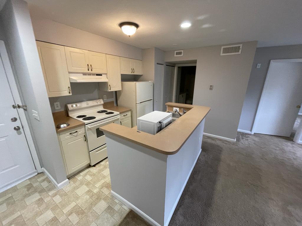 4783 Via Palm Lakes 104