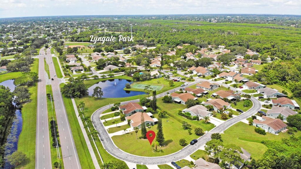 Photo of 1450 SE Larkwood Circle, Port Saint Lucie, FL 34952 (MLS # R10907951)