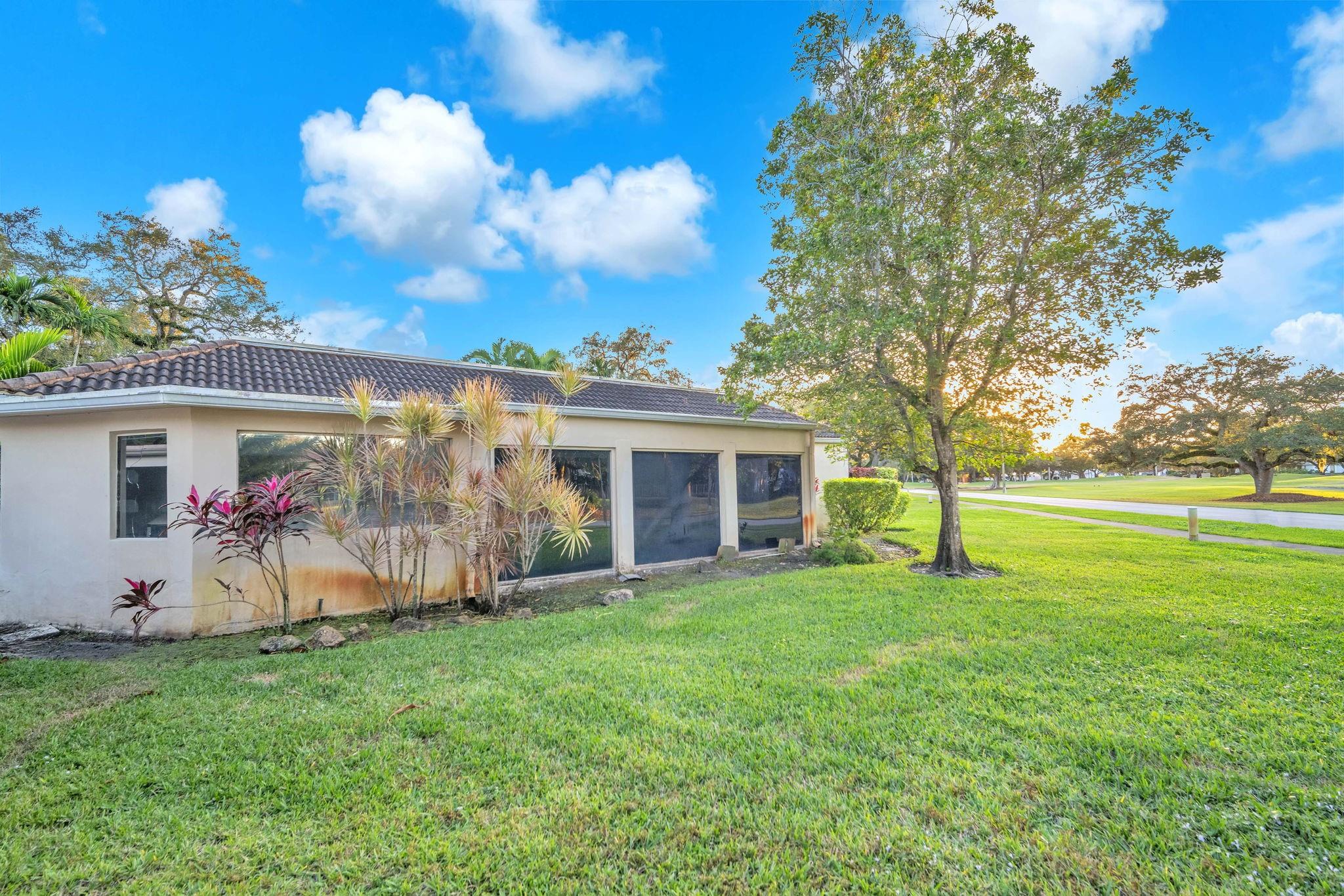 The Emerald Green Villas - Residential