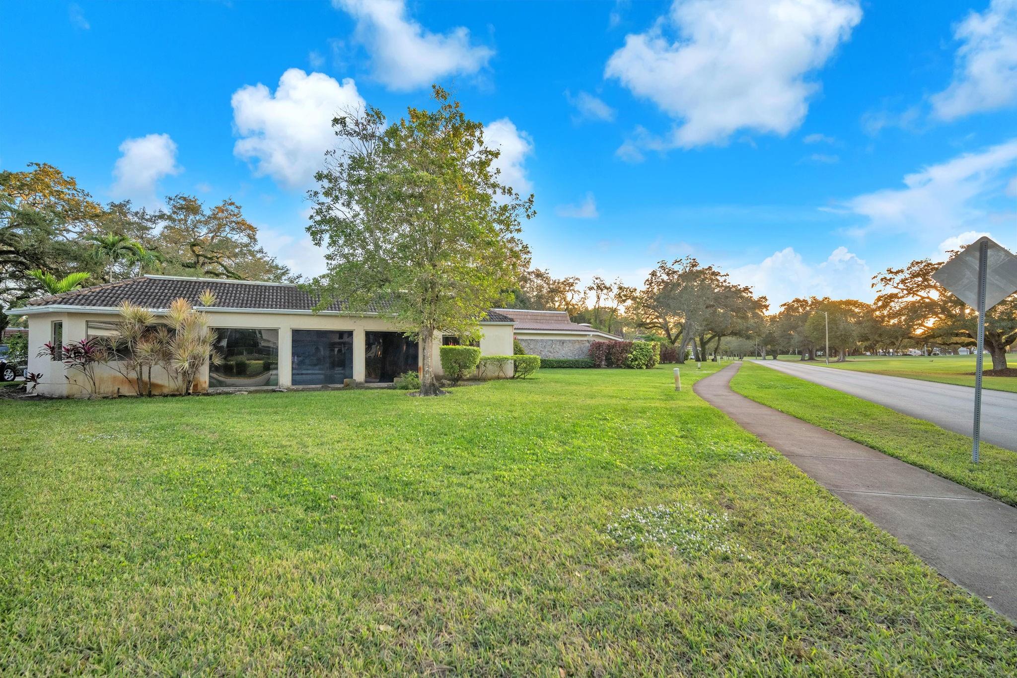 The Emerald Green Villas - Residential