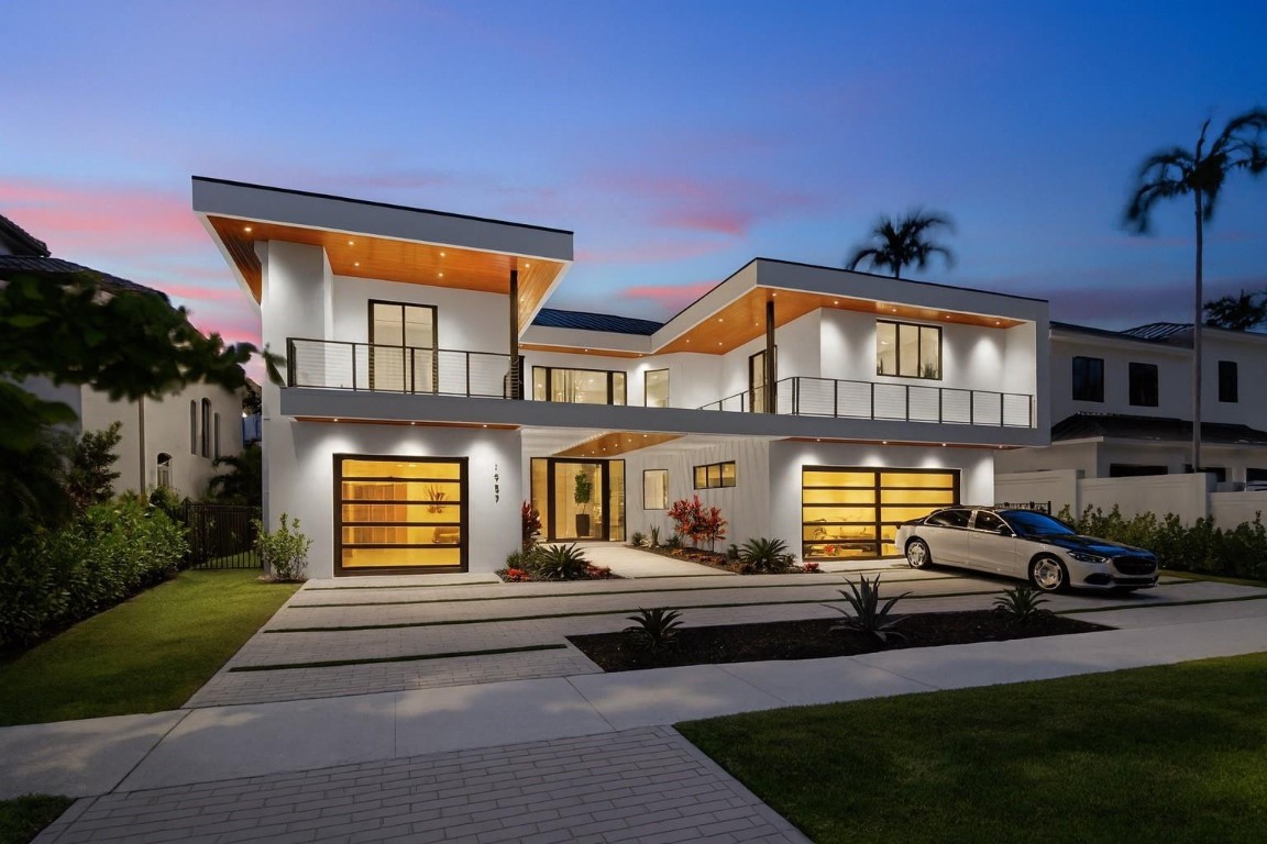 1957 Harbourview Drive