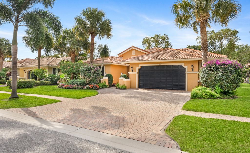 Photo of 6923 Antinori Lane, Boynton Beach, FL 33437 (MLS # B26004141)