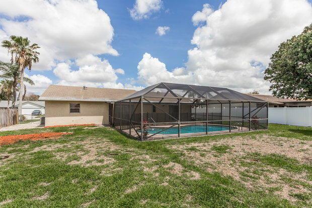 LA MANCHA - Residential Lease