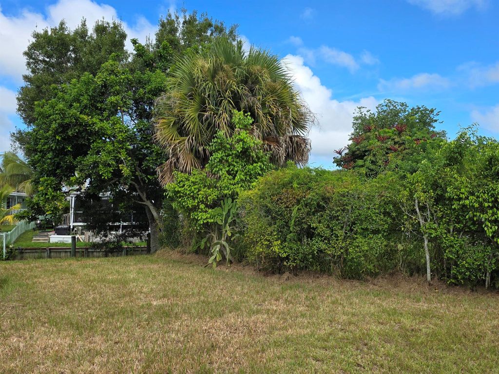 Photo of 182 SE Riverbend Street, Stuart, FL 34997 (MLS # R11120394)
