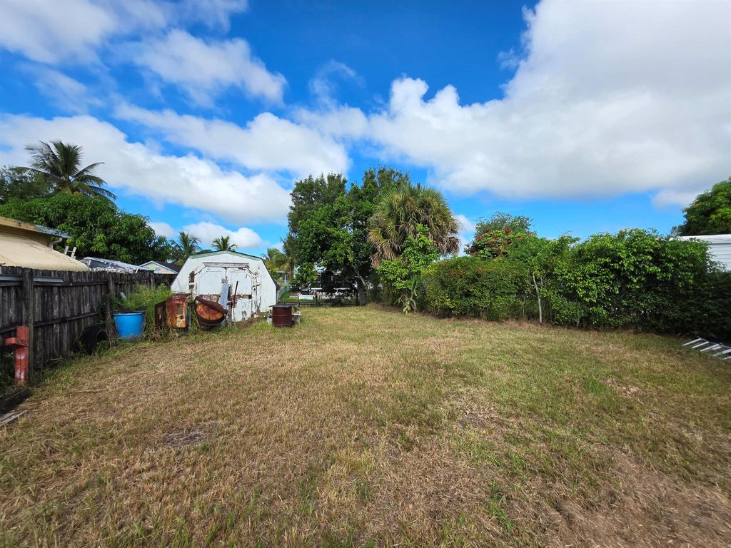 Photo of 182 SE Riverbend Street, Stuart, FL 34997 (MLS # R11120394)