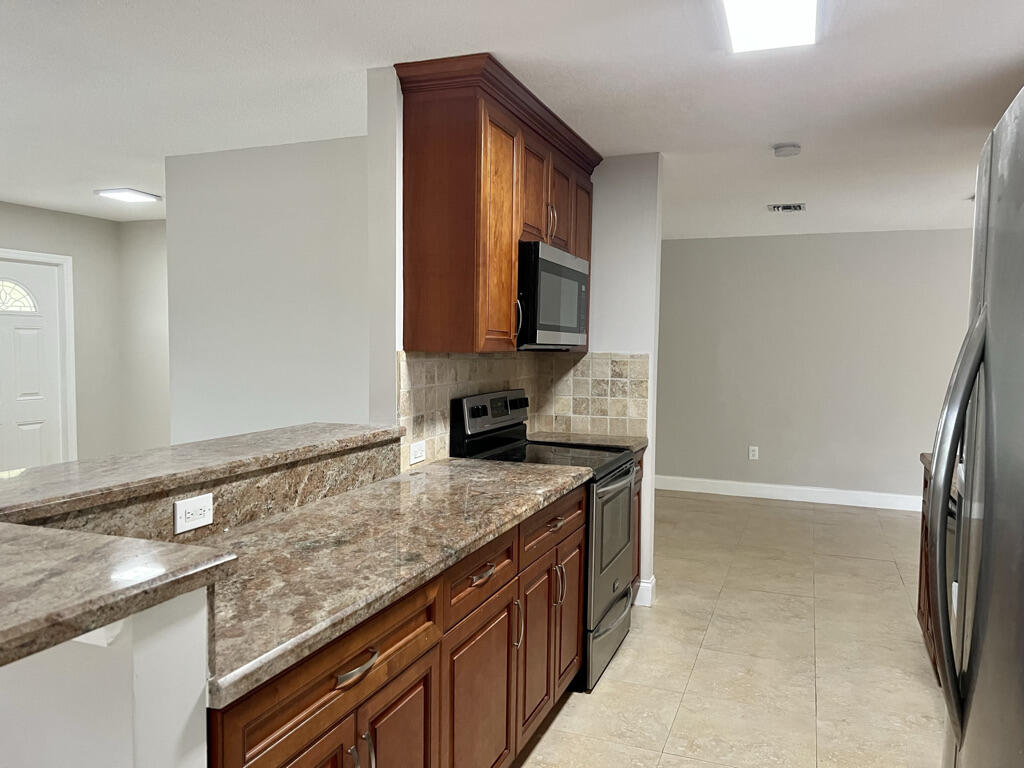 BOCA MADERA UNIT 1 - Residential Lease