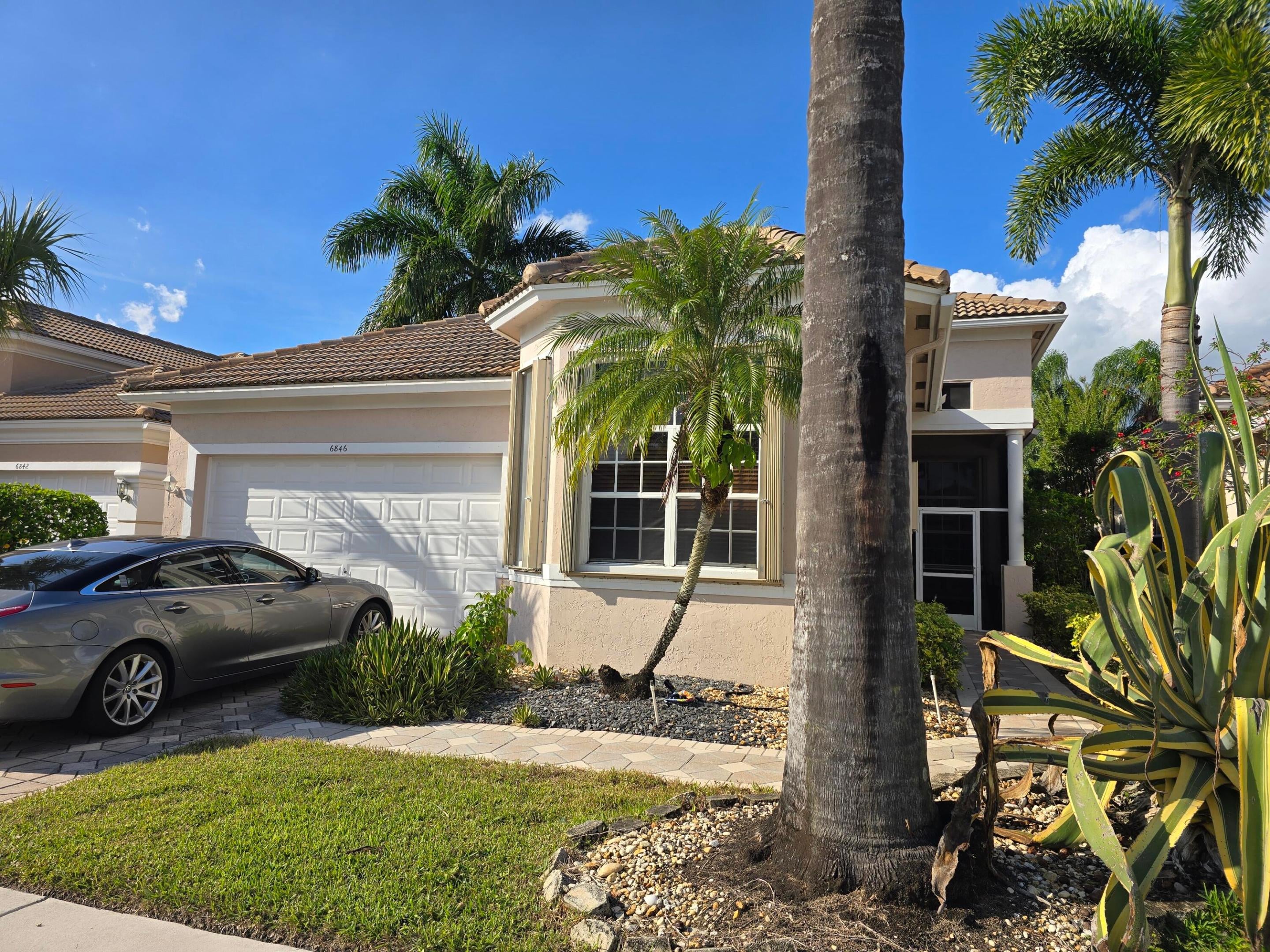 6846 Fairway Lakes Drive